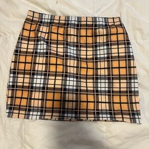 skirt black&white&orange, not really short and very comfy